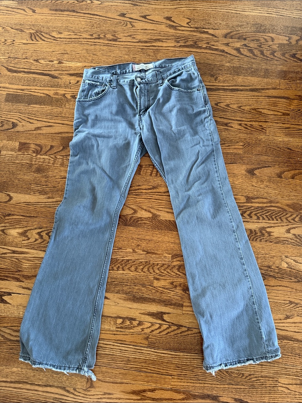 Men's 00’s low rise flare distressed Levi’s grey wash Jeans